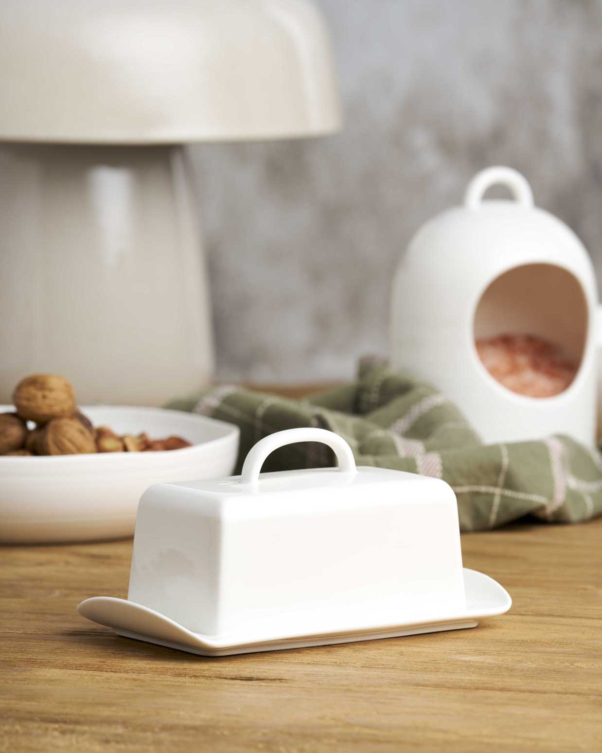 Butter Dish with Lid / At Home