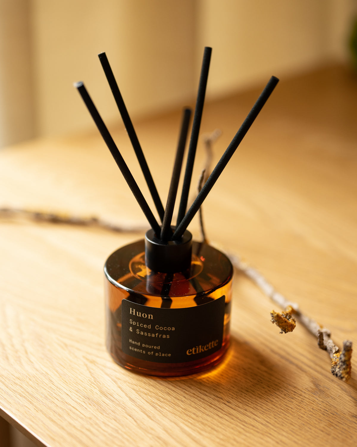 Etikette / Spiced Cocoa &amp; Sassafras Reed Diffuser 200ml